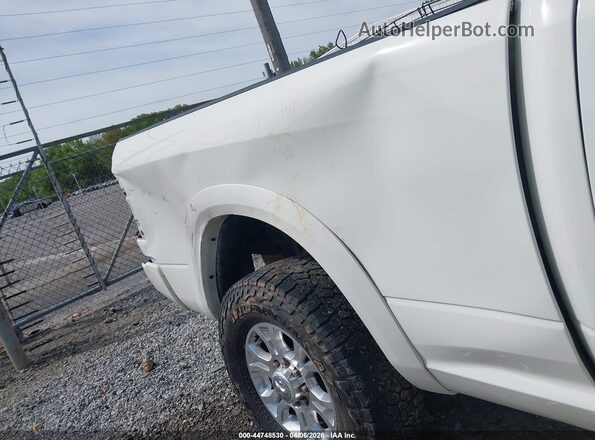 3C6UR5FJ4JG193374 2018 RAM 2500 Белый 