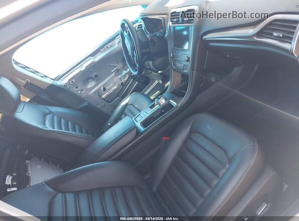 3FA6P0CD6LR103213 2020 FORD FUSION Серебряный Вид салона спереди
