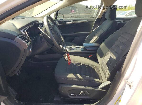 3FA6P0HD2LR190035 2020 FORD FUSION Белый Вид салона спереди
