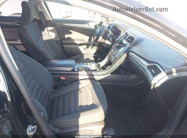 3FA6P0HD4JR233092 2018 FORD FUSION Черный Вид салона спереди