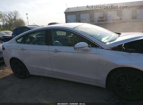 3FA6P0HD8GR192541 2016 FORD FUSION White Widok wnętrza z tyłu