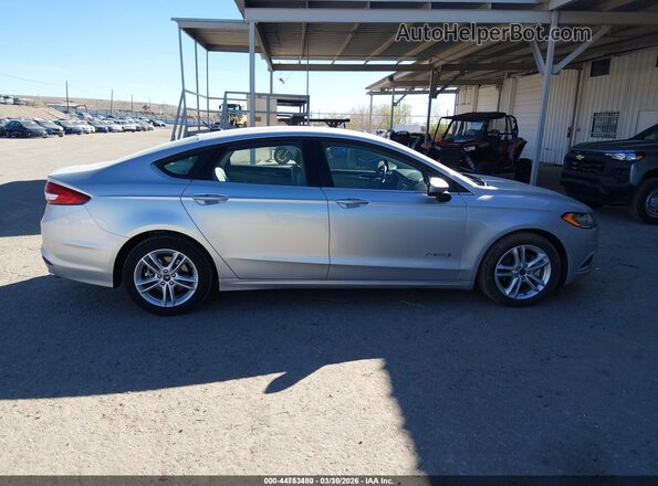 3FA6P0LU4JR250658 2018 FORD FUSION HYBRID Серебряный 