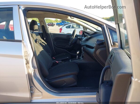 3FADP4BJ0HM118722 2017 FORD FIESTA Silver Вид салону спереду