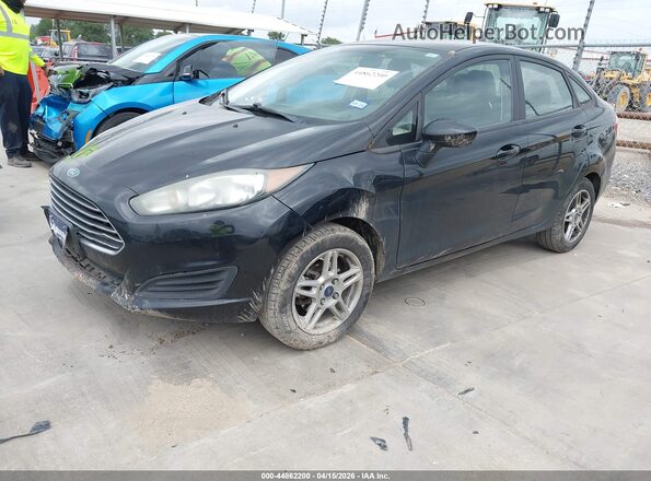 3FADP4BJ1JM136264 2018 FORD FIESTA Черный Передняя левая четверть