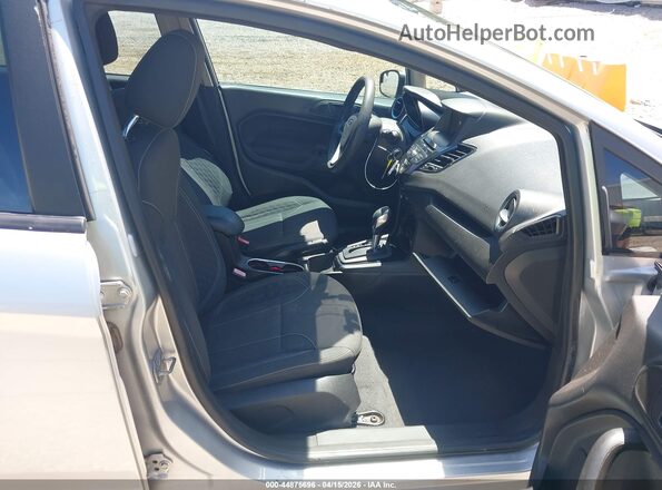 3FADP4BJ5KM138486 2019 FORD FIESTA Серебряный Вид салона спереди