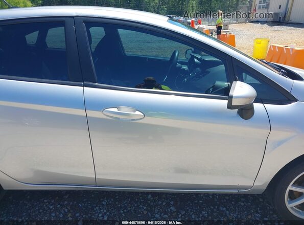 3FADP4BJ5KM138486 2019 FORD FIESTA Серебряный Вид задней части салона