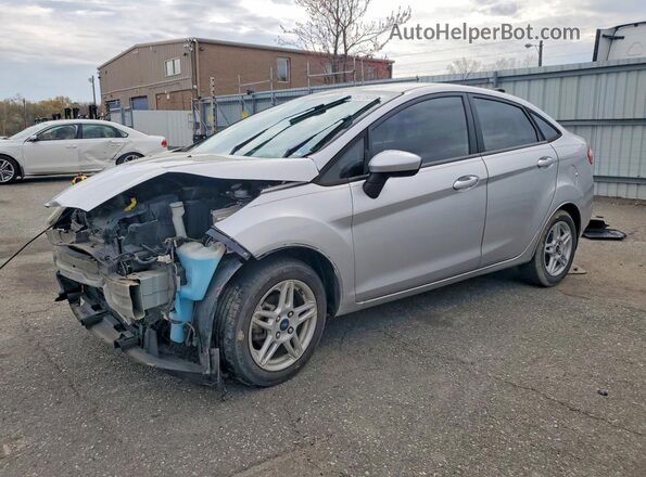 3FADP4BJ7JM112518 2018 FORD FIESTA Серебряный Передняя левая четверть