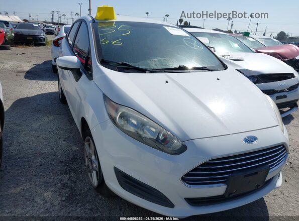 3FADP4BJXHM138332 2017 FORD FIESTA White Przód prawy