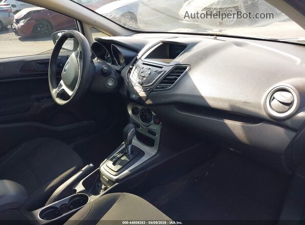 3FADP4BJXHM138332 2017 FORD FIESTA White Widok wnętrza z przodu