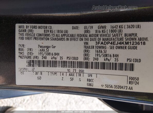3FADP4EJ4KM123618 2019 FORD FIESTA Gray Widok komory silnika
