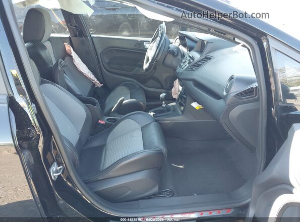3FADP4GX1HM125370 2017 FORD FIESTA Черный Вид салона спереди