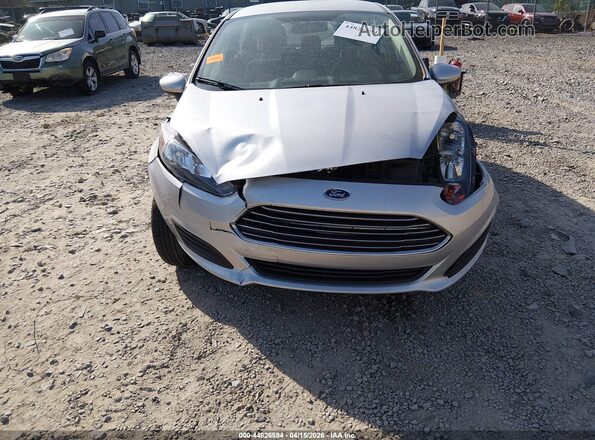 3FADP4TJ2HM171484 2017 FORD FIESTA Silver Widok z przodu
