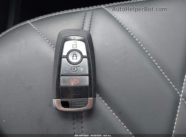 3FMTK1SS7NMA17633 2022 FORD MUSTANG MACH-E Черный Вид панели приборов
