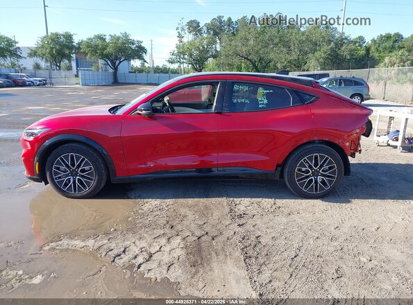 3FMTK3R48RMA42680 2024 FORD MUSTANG MACH-E PREMI Красный Панорамный вид салона 360°