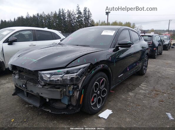 3FMTK4SE2MME01541 2021 FORD MUSTANG MACH-E Черный Передняя левая четверть