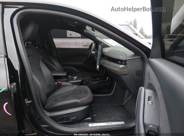 3FMTK4SE2MME01541 2021 FORD MUSTANG MACH-E Черный Вид салона спереди