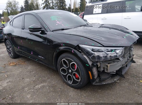 3FMTK4SE2MME01541 2021 FORD MUSTANG MACH-E Черный Передняя правая четверть