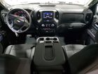 2022 Chevrolet Silverado K1500 Custom Серебряный vin: 3GCPDBEKXNG518645