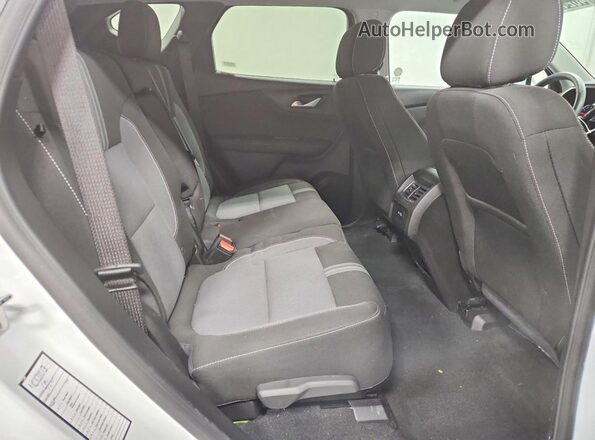 3GNKBCR46SS238531 2025 CHEVROLET BLAZER White Widok wnętrza z tyłu