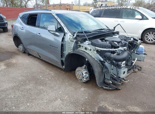 3GNKBKRS2SS154120 2025 CHEVROLET BLAZER Серебряный Передняя правая четверть