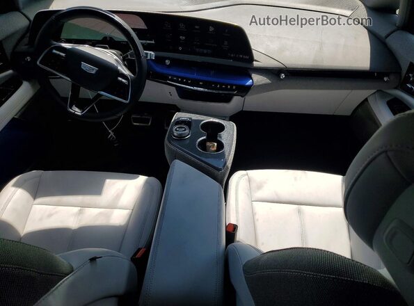 3GYK3EMR2SS231400 2025 CADILLAC OPTIQ Silver წინა პანელის ხედი