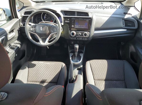 3HGGK5H62JM715926 2018 HONDA FIT Белый Вид панели приборов