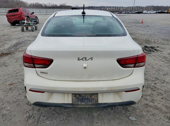 3KPA24AD2PE531287 2023 KIA RIO White Widok z tyłu