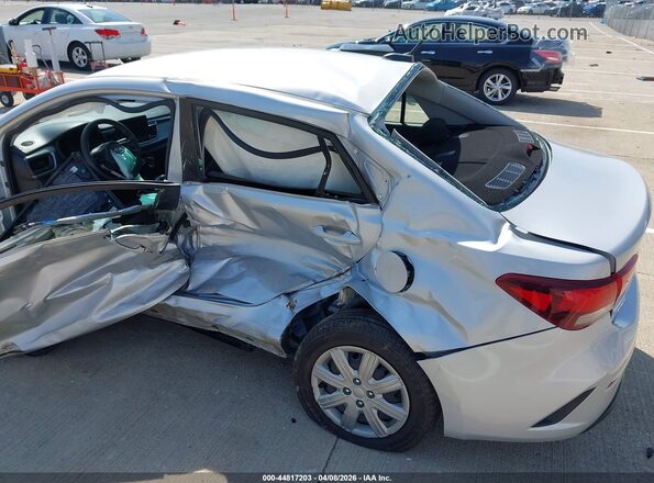 3KPA24AD6ME365089 2021 KIA RIO Серебряный Вид спереди