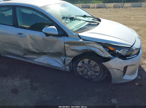 3KPA24AD9LE359396 2020 KIA RIO Silver Widok z przodu
