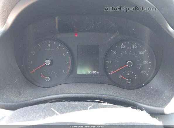 3KPA24AD9LE359396 2020 KIA RIO Silver Widok tylnych siedzeń