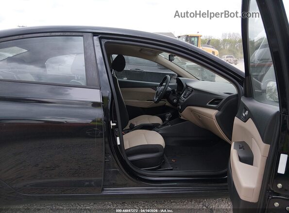3KPC24A30KE044985 2019 HYUNDAI ACCENT Черный Вид салона спереди