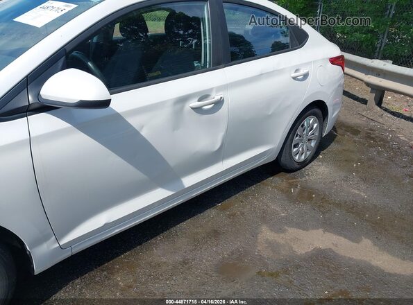 3KPC24A65LE099234 2020 HYUNDAI ACCENT Белый Вид спереди