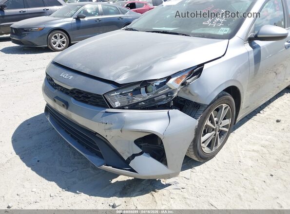 3KPF24AD2RE738500 2024 KIA FORTE Серый Вид спереди