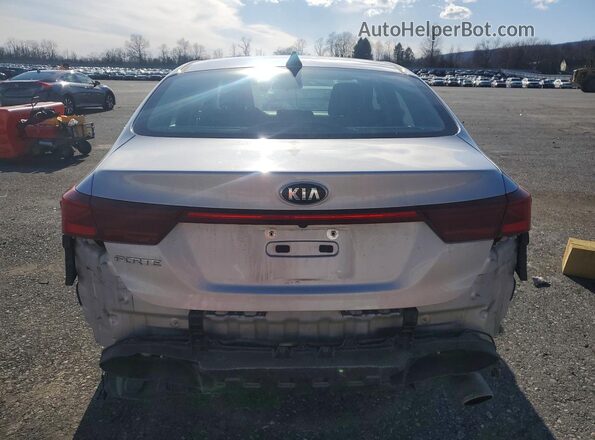 3KPF24AD3LE259199 2020 KIA FORTE Серебряный Вид сзади