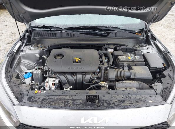 3KPF24AD7RE757138 2024 KIA FORTE Silver Вид ззаду