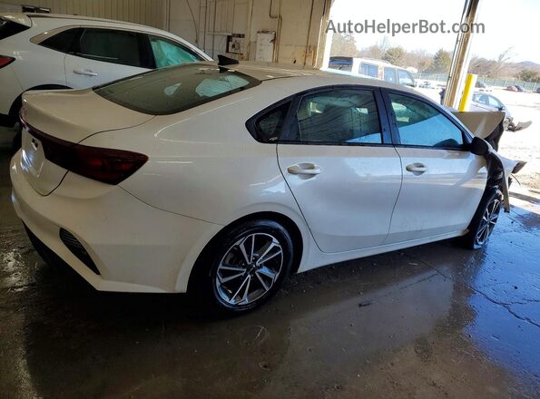3KPF24AD8NE466237 2022 KIA FORTE White Tył prawy