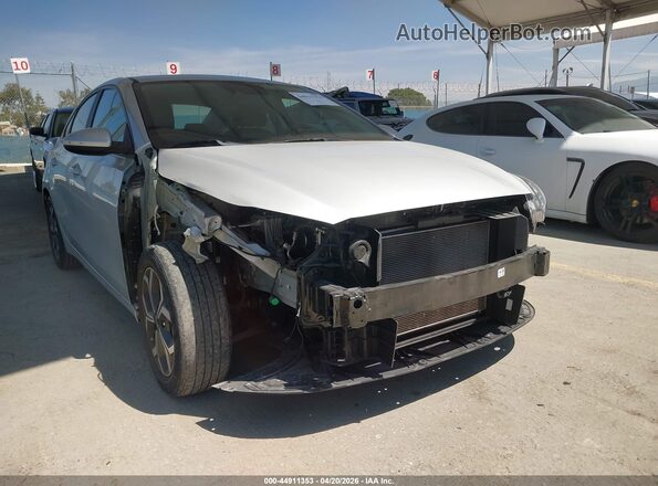 3KPF24AD9LE232511 2020 KIA FORTE Серебряный Вид спереди