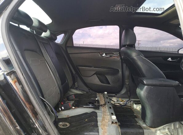 3KPF34AD2LE255934 2020 KIA FORTE Black Widok tylnych siedzeń
