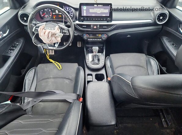 3KPF54AD5NE479728 2022 KIA FORTE Gray Widok deski rozdzielczej