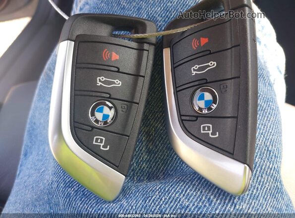3MF23DM04S8F55654 2025 BMW M2 Gray წინა პანელის ხედი