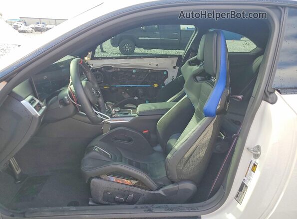 3MF23DM04T8G03171 2026 BMW M2 White Vista interior delantera