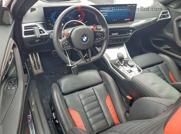 3MF23DM08S8F76670 2025 BMW M2 Red Widok deski rozdzielczej
