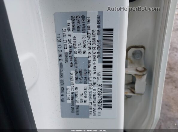 3MVDMBALXMM302066 2021 MAZDA CX-30 White ძრავის განყოფილების ხედი