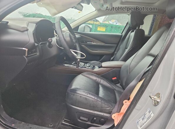 3MVDMBDM8SM760383 2025 MAZDA CX-30 Серый Вид салона спереди