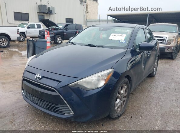 3MYDLBYV1HY190849 2017 TOYOTA YARIS IA Blue Przód lewy
