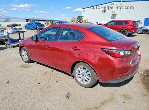 3MYDLBYV1JY324314 2018 TOYOTA YARIS Красный Задняя левая четверть