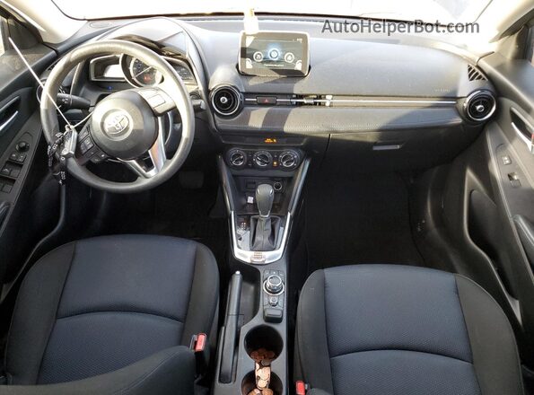 3MYDLBYV4JY331791 2018 TOYOTA YARIS Угольный Вид панели приборов