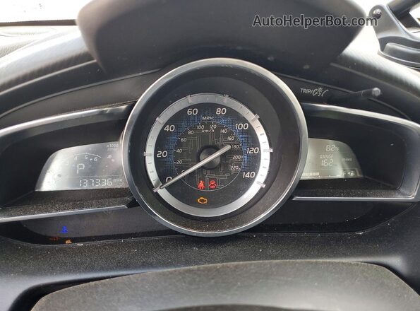 3MYDLBYV7HY151795 2017 TOYOTA YARIS Белый Вид щитка приборов