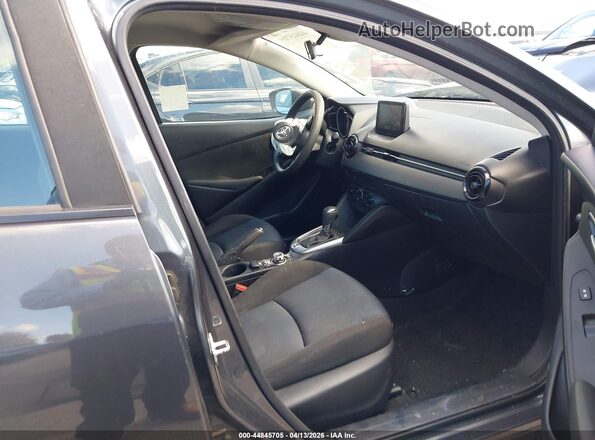 3MYDLBYVXKY509088 2019 TOYOTA YARIS Gray წინა სალონის ხედი