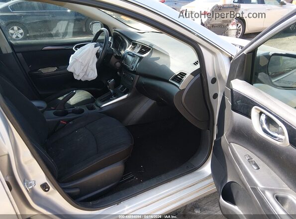 3N1AB7AP1GY237697 2016 NISSAN SENTRA Серебряный Вид салона спереди